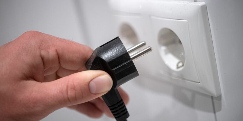 Wird die Stromsteuer doch für Verbraucher gesenkt? (Illustration) - Foto: Sina Schuldt/dpa