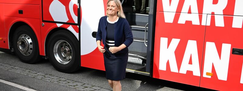 Ministerpräsidentin Magdalena Andersson muss nach nur zehn Monaten als Regierungschefin um ihr Amt bangen. - Foto: Jessica Gow/TT News Agency/AP/dpa