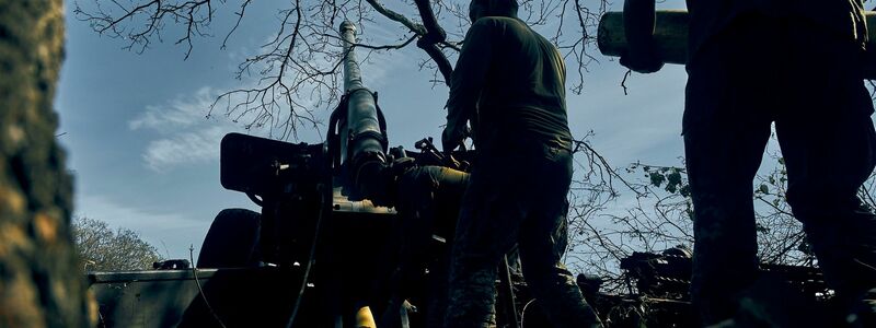 Ukrainische Soldaten an der Front in Donezk. - Foto: Kostiantyn Liberov/AP/dpa