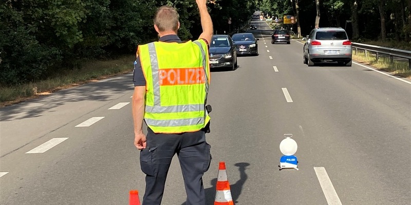 POL-KS: Angehende Polizistinnen und Polizisten führen Verkehrskontrollen mit Autobahnpolizei an A 7 durch und sammeln praktische Erfahrungen - Foto: presseportal.de