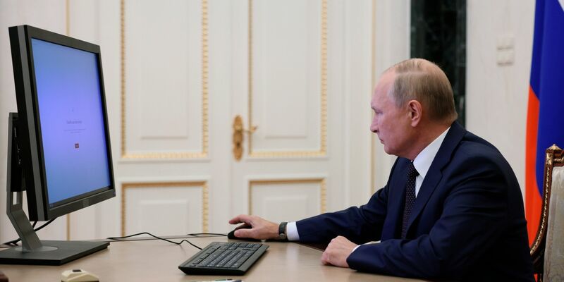 Kremlchef Wladimir Putin bei einer Videokonferenz des russischen Sicherheitsrates. - Foto: Gavriil Grigorov/Pool Sputnik Kremlin/AP/dpa