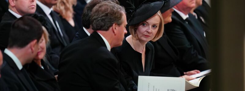 Die britische Premierministerin Liz Truss in der St.-Giles-Kathedrale. - Foto: Jane Barlow/PA Wire/dpa