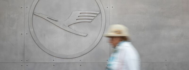 Der Lufthansa-Konzern will in seinen Verwaltungen 4000 Jobs streichen. - Foto: Hannes P. Albert/dpa