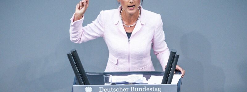 Sahra Wagenknecht bei einer Bundestagsdebatte. - Foto: Michael Kappeler/dpa