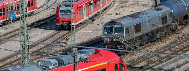 Zugverkehr - Foto: Stefan Puchner/dpa