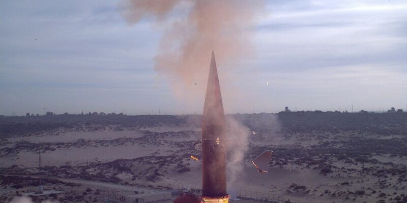 Eine «Arrow-3»-Abfangrakete der israelischen Armee. - Foto: Israeli Ministry Of Defense//ISRAELI MINISTRY OF DEFENSE/dpa