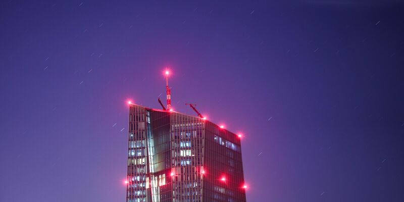 Im Juli 2022 beendete die EZB ihre Politik der Null- und Negativzinsen, um die Inflation in den Griff zu bekommen. - Foto: Frank Rumpenhorst/dpa