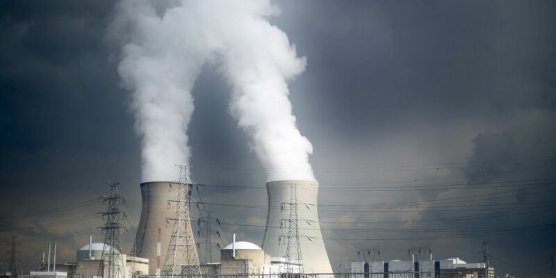 Drei Drohnen wurden über dem Kernkraftwerk Doel gesichtet. (Archivbild) - Foto: Oliver Berg/dpa