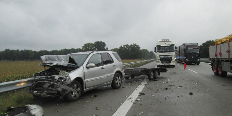 POL-DEL: Landkreis Oldenburg: Schwerer Verkehrsunfall mit einem lebensgefährlich Verletzten und zwei schwerverletzten Personen in Ahlhorn - Foto: presseportal.de