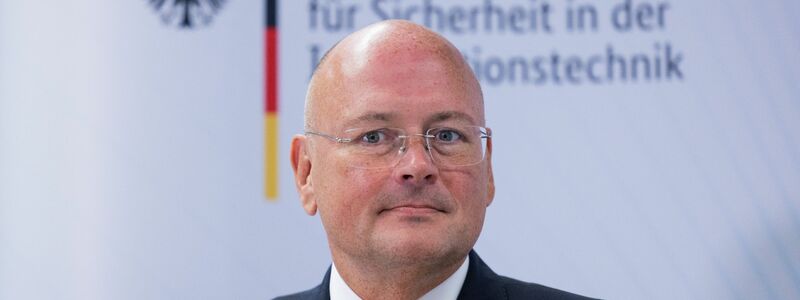 Arne Schönbohm, Präsident des Bundesamtes für Sicherheit in der Informationstechnik (BSI). - Foto: Rolf Vennenbernd/dpa