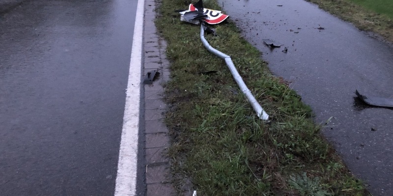 POL-HM: Verkehrsunfall mit Unfallflucht - Polizei sucht Zeugen - Foto: presseportal.de