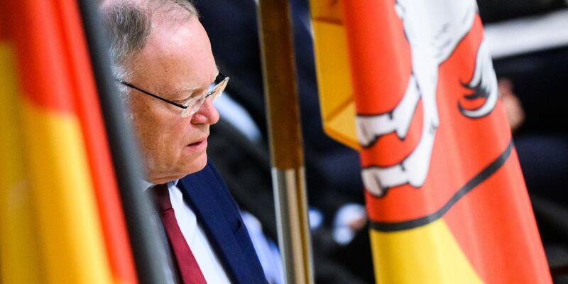 Deutschland sei das einzige Industrieland, das versuche, durch Sparen ans Ziel zu kommen, sagt Niedersachsens Ministerpräsident Weil. (Archivbild) - Foto: Julian Stratenschulte/dpa