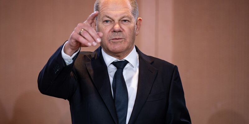 Klimaaktivisten fordern Bundeskanzler Olaf Scholz in einem offenen Brief auf, Stellung zu beziehen. - Foto: Michael Kappeler/dpa