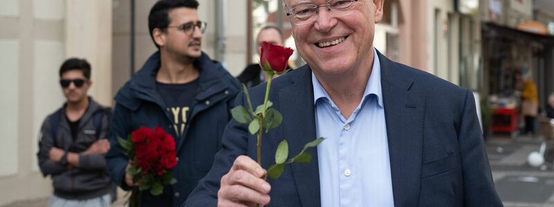 Niedersachsens Ministerpräsident Stephan Weil (SPD) ist beliebt - bleibt er weiter im Amt? - Foto: Swen Pförtner/dpa