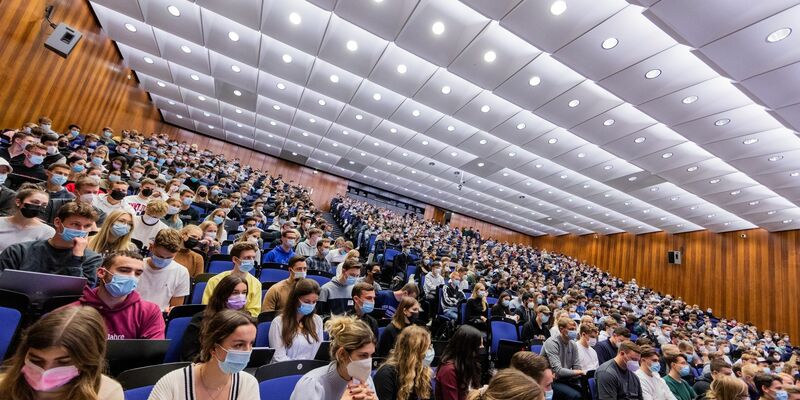 Für die Politik ist die Energiepreispauschale für Studierende ein Erfolg, obwohl weniger Berechtigte sie beantragt haben, als angenommen: «Nicht alle Studierende oder Fachschüler sind arm und auf Hilfen angewiesen», sagt FDP-Politikerin Ria Schröder. - Foto: Rolf Vennenbernd/dpa