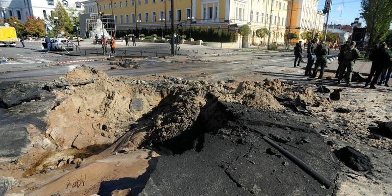 Die Ukraine verliert einen wertvollen Kampfjet F-16 mit dem Piloten, Luftwaffenkommandeur Oleschtschuk muss gehen. (Archivbild) - Foto: ---/ukrinform/dpa