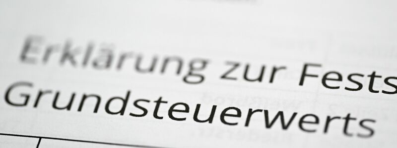 Ein Formular zur Angabe des Grundsteuerwerts für die Grundsteuer. - Foto: Bernd Weißbrod/dpa