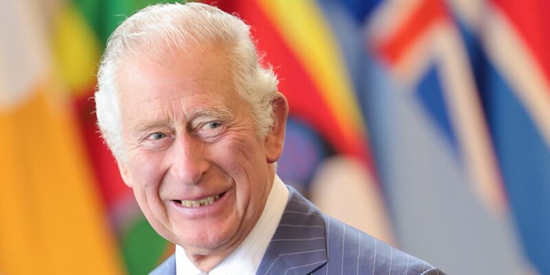 Der König bekam unter anderem DVDs, ein Insektenhotel und ein Luxusauto. - Foto: Chris Jackson/PA Wire/dpa