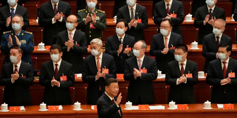 Experten zufolge schürt er mit einer immer selbstbewussteren Außenpolitik Nationalismus: Xi Jinping. - Foto: Mark Schiefelbein/AP/dpa
