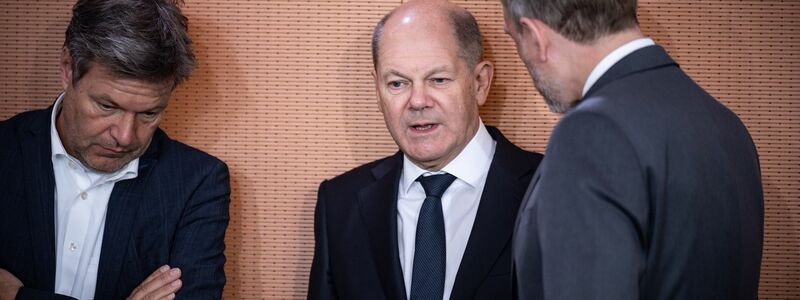 Die Bundesregierung von Kanzler Oaf Scholz (SPD) hat im Bundestag keine Mehrheit mehr. - Foto: Michael Kappeler/dpa