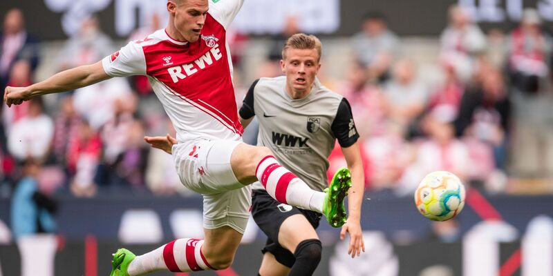 Torschütze Fabian Rieder jubelt über seinen getroffenen Elfmeter. - Foto: Marius Becker/dpa