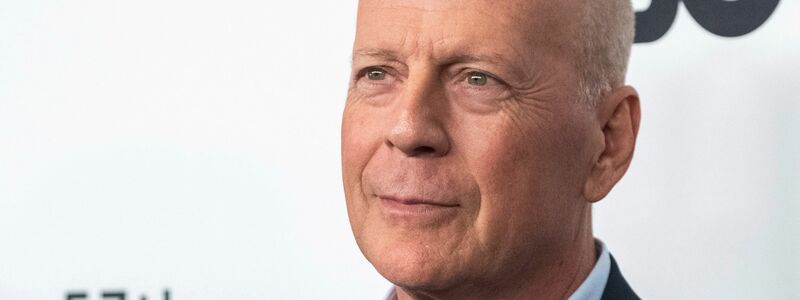 Wegen einer Demenz-Erkrankung ist Bruce Willis kaum noch in der Öffentlichkeit zu sehen. (Archivbild)  - Foto: Charles Sykes/Invision via AP/dpa