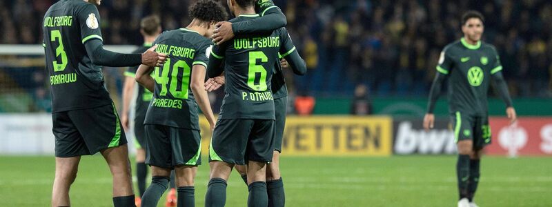 VfL Wolfsburg setzte sich in Braunschweig durch. - Foto: Swen Pförtner/dpa