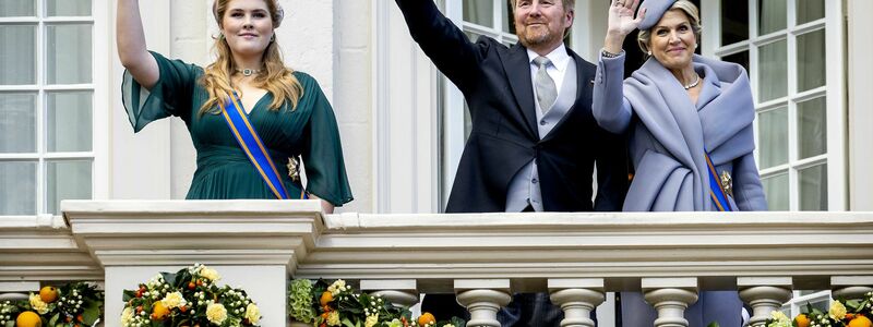 Die niederländische Kronprinzessin Amalia, König Willem-Alexander und Königin Maxima in Den Haag. - Foto: Koen Van Weel/ANP/dpa