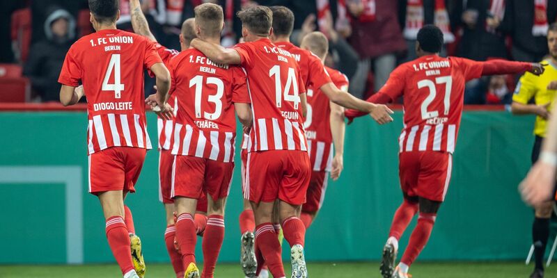 Adrian Beck (r.) war Heidenheims bester Mann.  - Foto: Andreas Gora/dpa