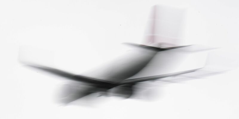 Ein Passagierflugzeug musste nach dem Start in Atlanta wegen möglichen Rauchs im Cockpit umkehren. (Symbolbild) - Foto: Julian Stratenschulte/dpa