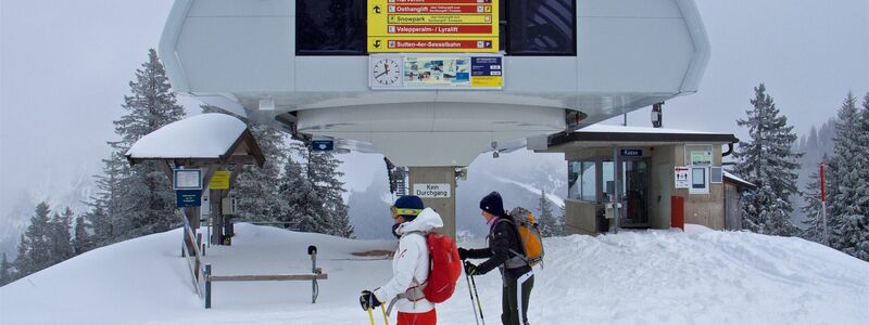Ski-Urlaub ist teuer. - Foto: Carsten Hoefer/dpa