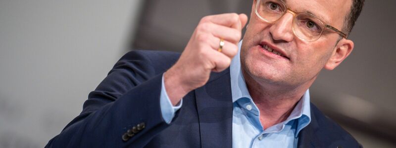 Die Bundestagsabgeordneten von CDU und CSU haben den früheren Bundesgesundheitsminister Jens Spahn (CDU) als Nachfolger von Friedrich Merz zum neuen Vorsitzenden der Unionsfraktion gewählt. - Foto: Michael Kappeler/dpa