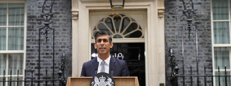 Großbritanniens neuer Premierminister Rishi Sunak bei seiner Ansprache vor der 10 Downing Street. - Foto: Stefan Rousseau/PA Wire/dpa