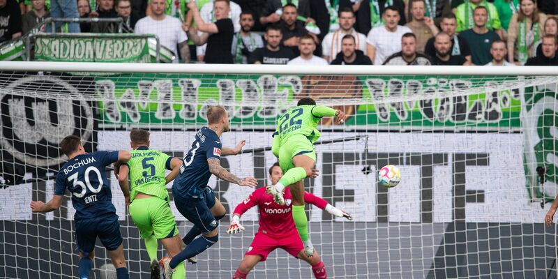 Der VfL Wolfsburg hat im Abstiegskampf das Duell mit dem VfL Bochum für sich entschieden. - Foto: Swen Pförtner/dpa