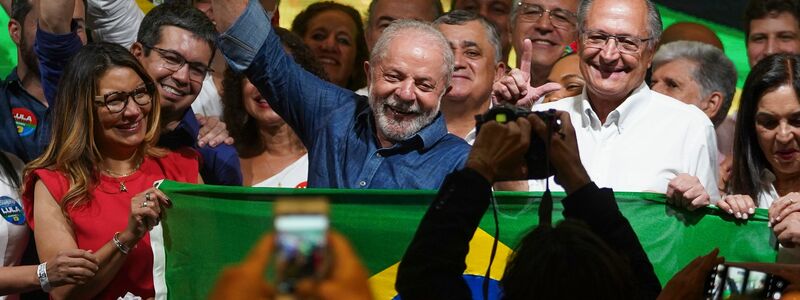 Wahlsieger Luiz Inacio Lula da Silva tritt nun eine dritte Amtszeit an. - Foto: Lincon Zarbietti/dpa