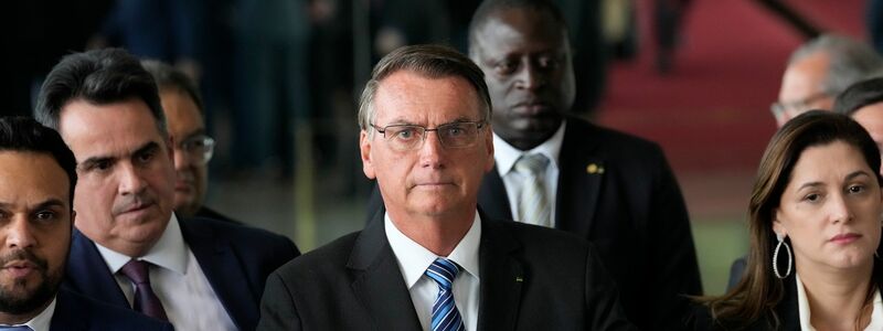 Jair Bolsonaro hat sich am Dienstag erstmals nach seiner Wahlniederlage geäußert.. - Foto: Eraldo Peres/AP/dpa