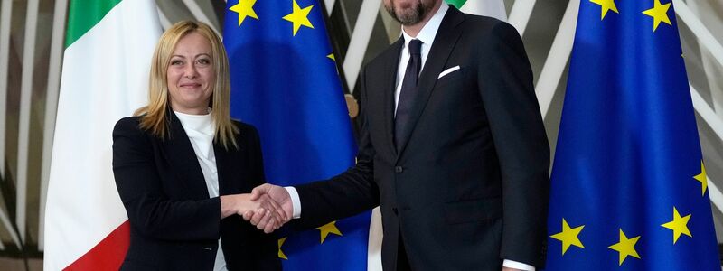 Anfang November hatte die EU-Kommission die Aufnahme von Beitrittsverhandlungen mit der Ukraine empfohlen. - Foto: Virginia Mayo/AP/dpa