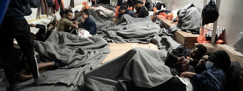 Italiens neue Regierung hat humanitären Rettungsschiffen den Zugang zu seinen Häfen verwehrt. - Foto: Vincenzo Circosta/AP/dpa