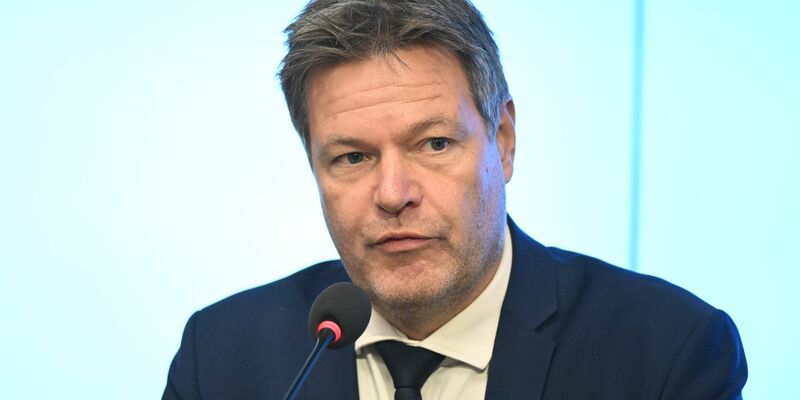 Laut Bundeswirtschaftsminister Robert Habeck sind zahlreiche Großinvestitionen in Deutschland geplant. - Foto: Bernd Weißbrod/dpa