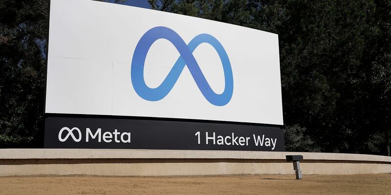Die Meta-Unternehmenszentrale in Menlo Park (Silicon Valley). - Foto: Tony Avelar/AP/dpa