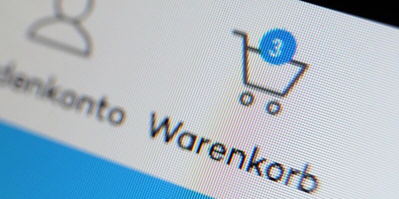 Laut einer Umfrage geht der Trend vom Online-Shopping zurück zum Ladengeschäft. - Foto: Karl-Josef Hildenbrand/dpa