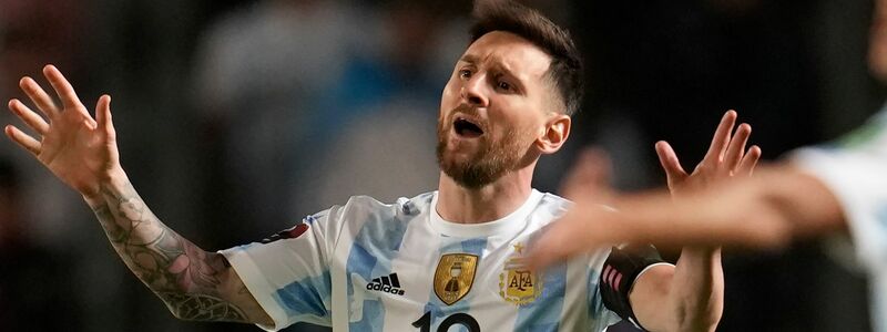 Lionel Messi lässt seine WM-Teilnahme bislang offen. (Archivbild) - Foto: Natacha Pisarenko/AP/dpa