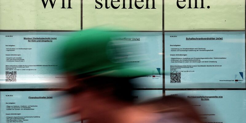 Laut IAB gab es im dritten Quartal bundesweit 1,82 Millionen offene Stellen. - Foto: Oliver Berg/dpa