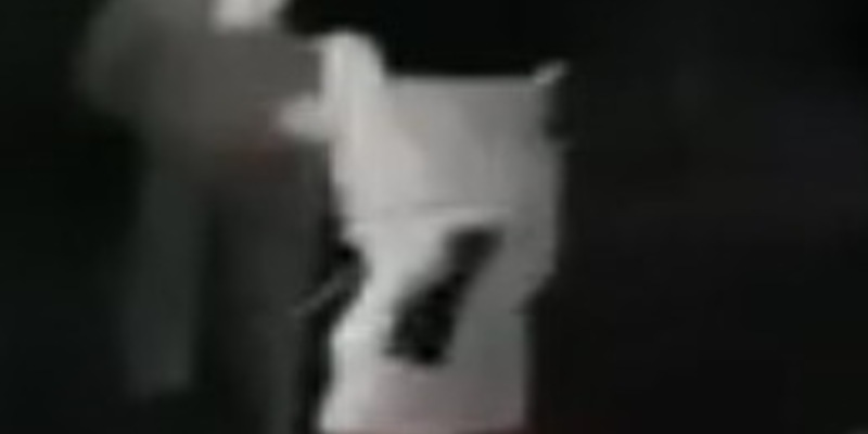 POL-OL: Ă–ffentlichkeitsfahndung nach Brandanschlag auf die Oldenburger Synagoge - 5.000,- Euro Belohnung fĂĽr Hinweise - Foto: presseportal.de