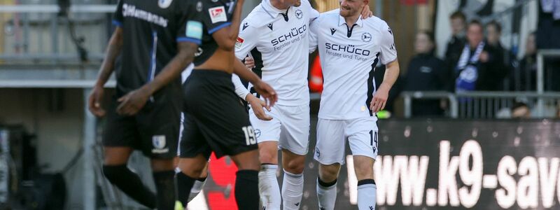 Absteiger Arminia Bielefeld feierte einen souveränden Heimsieg gegen Aufsteiger 1. FC Magdeburg. - Foto: Friso Gentsch/dpa