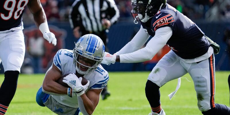 Lions-Receiver Amon-Ra St. Brown (r) hatte eine für seine Verhältnisse schwache Partie. - Foto: Nam Y. Huh/AP/dpa