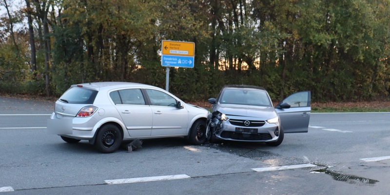 POL-HF: Bünder verliert Kontrolle über sein Fahrzeug - Zwei Personen verletzt - Foto: presseportal.de