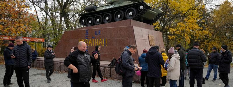 Ständiger russischer Beschuss und Drohnenangriffe gehören im südukrainischen Gebiet Cherson zum traurigen Alltag. (Archivbild) - Foto: Efrem Lukatsky/AP/dpa