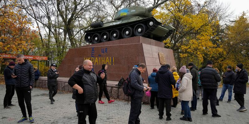 Die russische Armee setzt darauf, das Leben in den Frontgebieten der Ukraine unmöglich zu machen. (Archivbild) - Foto: Efrem Lukatsky/AP/dpa