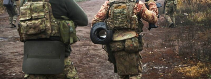 Ukrainische Soldaten an der Front in der Region Donezk. - Foto: Roman Chop/AP/dpa